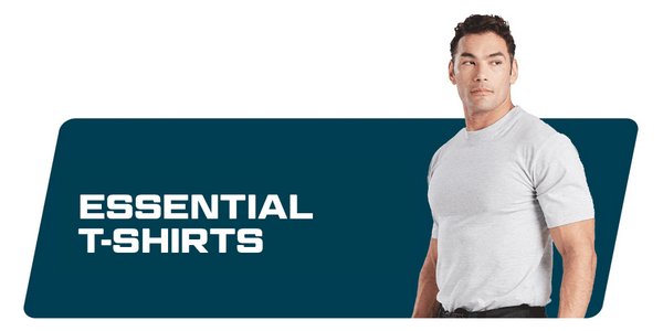 Blaues Banner mit der Aufschrift Essential T-Shirts und einem Bild von einem dunkelhaarigen Mann in weißem T-Shirt.